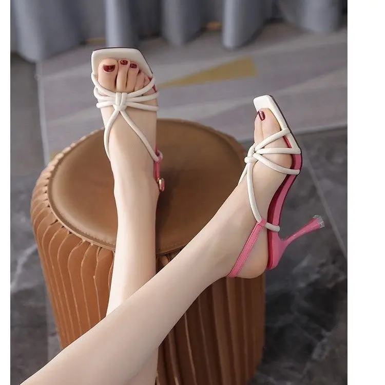 קיץ אופנה כפכפים סנדלי אישה בוהן מרובע צר עיצוב רצועת רזה גבוהה עקב סנדל מסיבה סקסית נעלי נשי