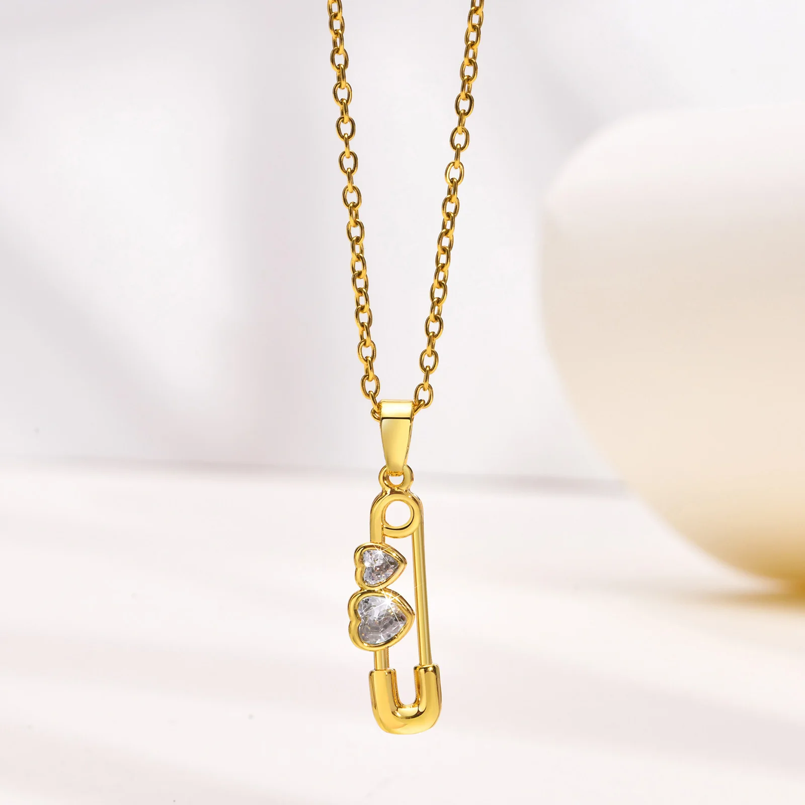 Vnox נשים Pin שרשראות, תכשיטים הלב AAA CZ אבן תליון עם מתכווננת או שרשרת, אלגנטי, מעודן פלדת אל-חלד הצוואר קולר