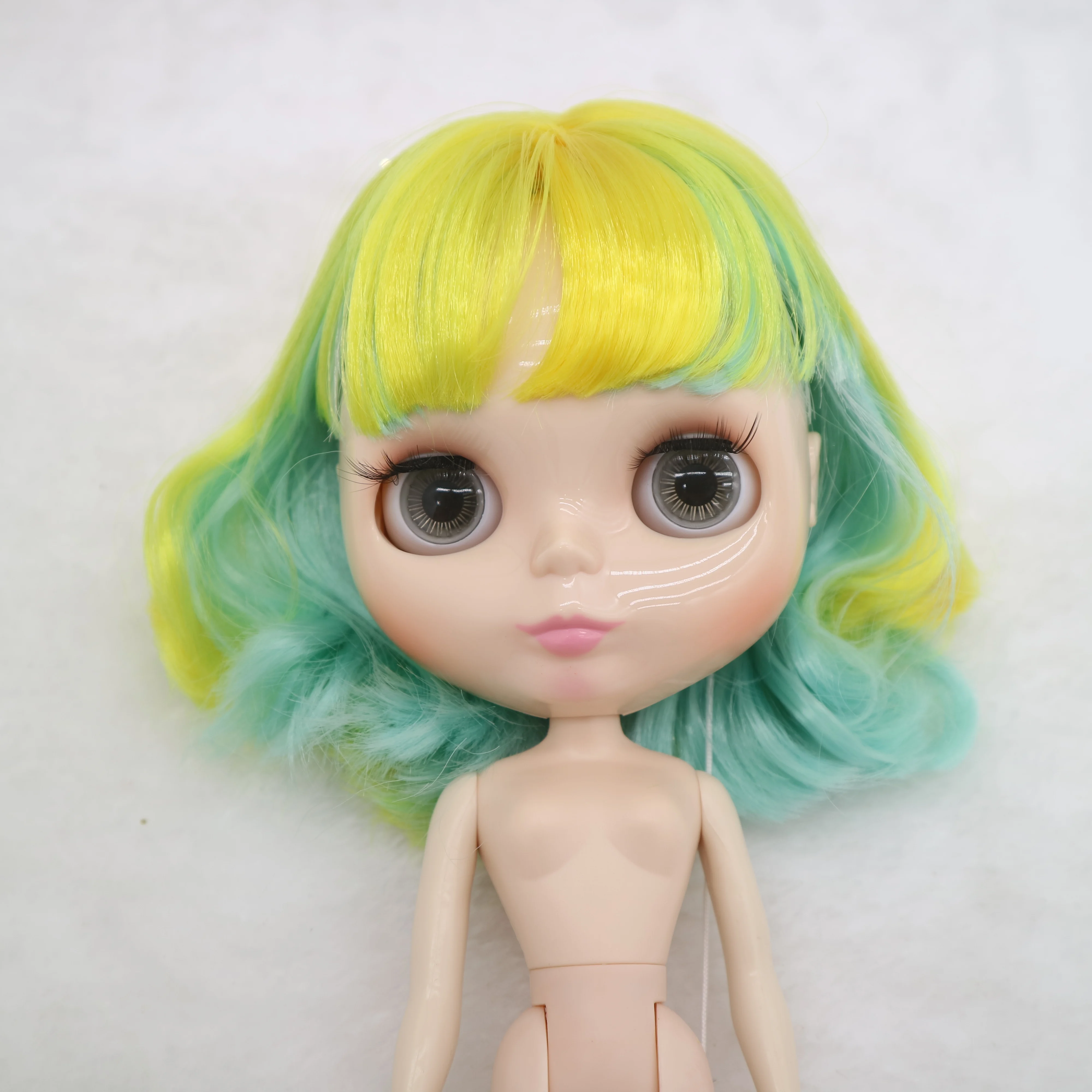 Blyth בובה עם קצר לערבב את השיער(ירוק ,צהוב)