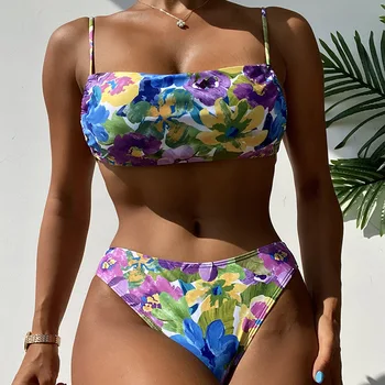 הקיץ 2023 מיקרו ביקיני ברזיל החדש של שני חלקים של בגדי ים המותניים חשוף צבעוני מודפס של נשים חופשה על החוף ביקיני סקסי סט
