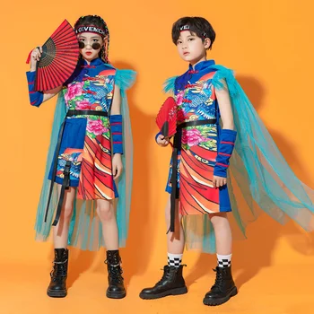 ילדים Chinoiserie דוגמנית מסלול אופנה המסלול של בנות ג ' אז לרקוד גזה חצאית בגדים סין-שיק ביצועים של הבנים.