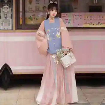 נשים Hanfu החורף חליפה נשית 2023 השנה החדשה ארנב ענבים רקמת צוואר מרובע בגדים קפלים החצאית בחליפת שלושה חלקים.