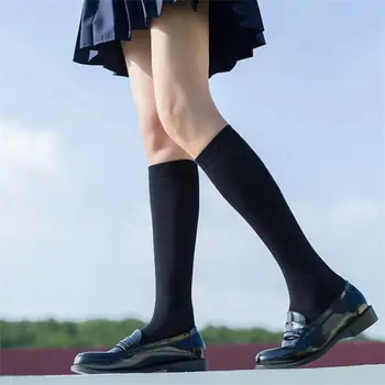 2022 JK אישה גרביים חמוד שחור לבן קטיפה לוליטה גרביים ארוכות מוצק צבע הברך גבוהה גרבי אופנה Kawaii סקסי גרבי ניילון