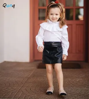 Qunq בנות קיץ אופנה לעמוד צווארון מלמלה קצה שרוולים ארוכים העליון + חצאית עור 2 חתיכות להגדיר מזדמן בגדי ילדים בגיל 3T-8T